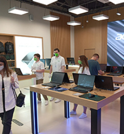 Компания Acer открыла первый фирменный магазин в Москве